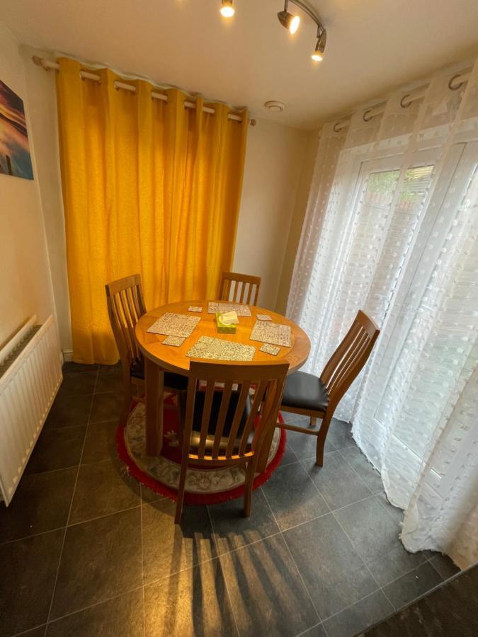 Holiday Home In Cardiff. Sleeps 6 Εξωτερικό φωτογραφία
